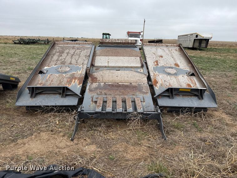 image for item FB6499 Massey Ferguson AC25 bale accumulator