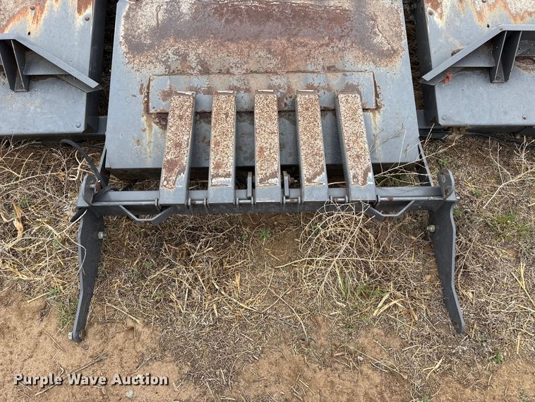 image for item FB6499 Massey Ferguson AC25 bale accumulator