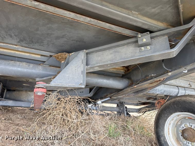 image for item FB6499 Massey Ferguson AC25 bale accumulator