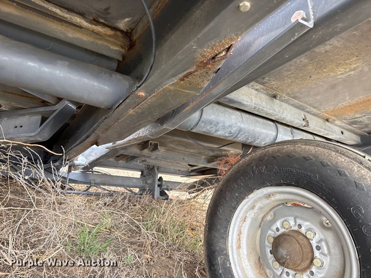 image for item FB6499 Massey Ferguson AC25 bale accumulator