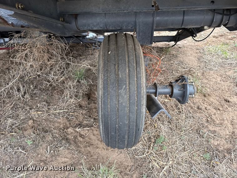 image for item FB6499 Massey Ferguson AC25 bale accumulator