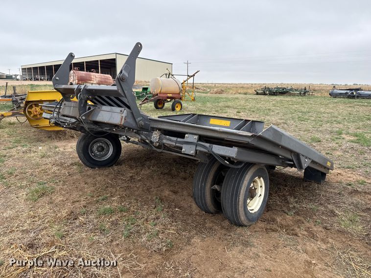 image for item FB6500 Massey Ferguson AC25 bale accumulator