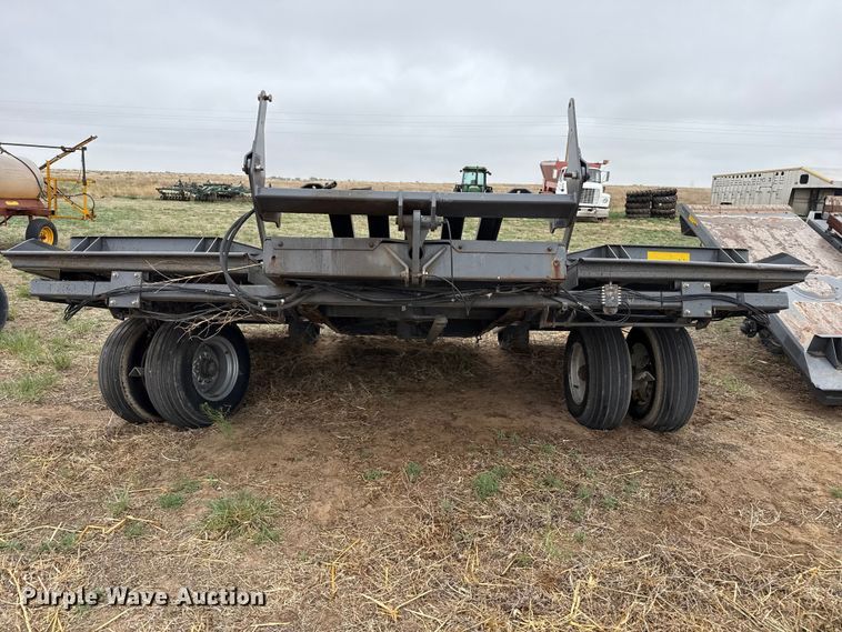 image for item FB6500 Massey Ferguson AC25 bale accumulator