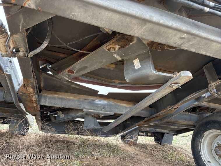 image for item FB6500 Massey Ferguson AC25 bale accumulator