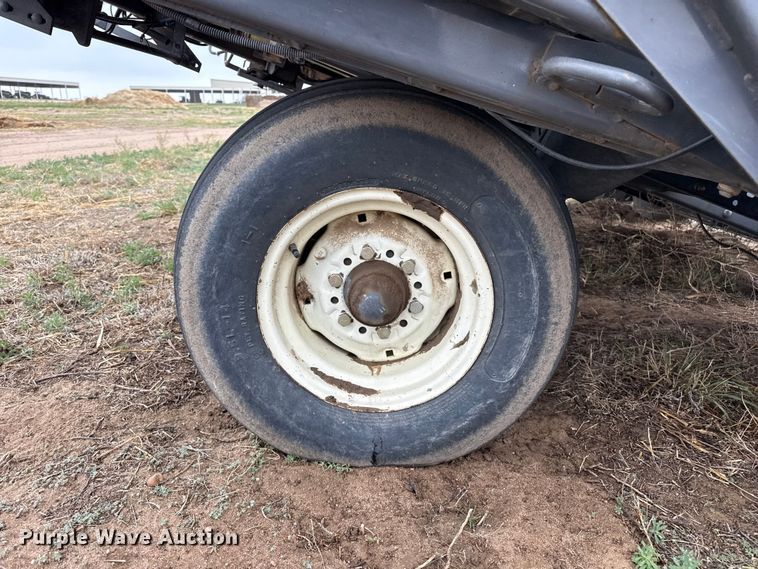 image for item FB6500 Massey Ferguson AC25 bale accumulator