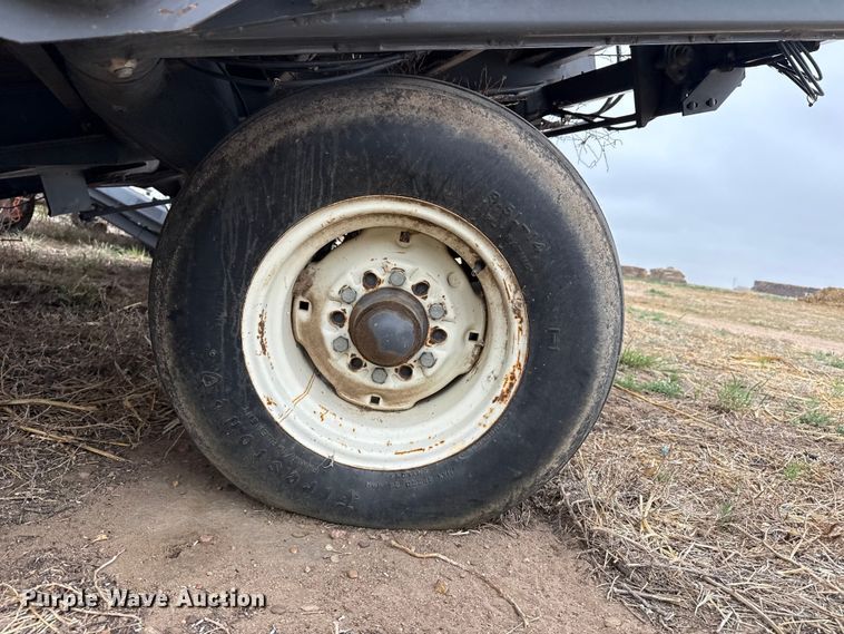 image for item FB6500 Massey Ferguson AC25 bale accumulator