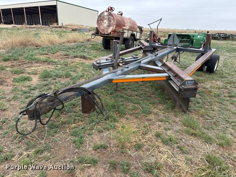 image for item FB6502 Crustbuster pull type grader