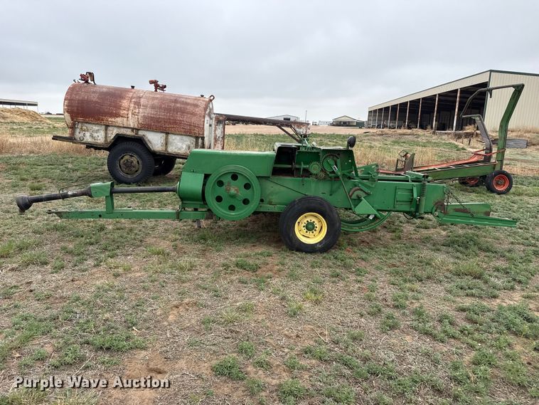 image for item FB6505 John Deere 348 small square baler