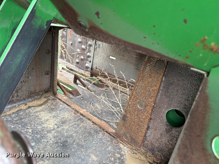 image for item FB6505 John Deere 348 small square baler