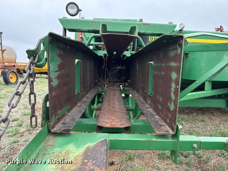 image for item FB6505 John Deere 348 small square baler