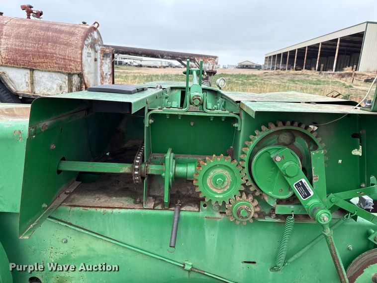 image for item FB6505 John Deere 348 small square baler