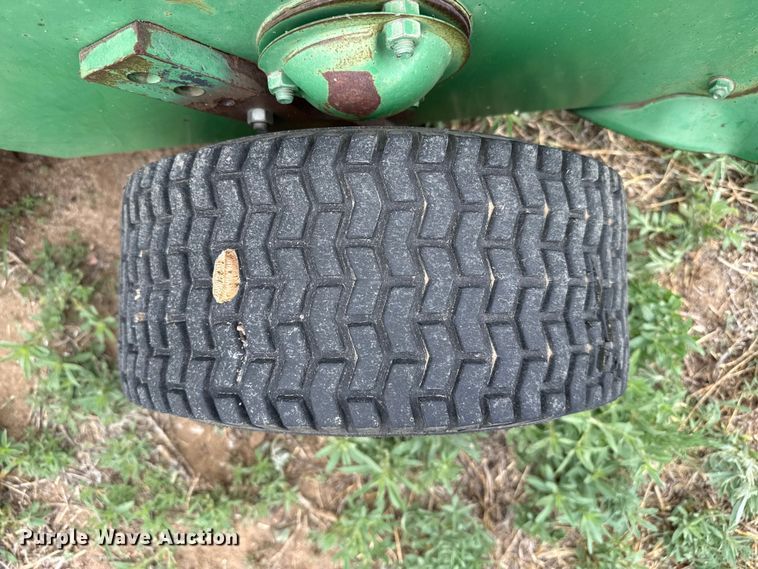 image for item FB6505 John Deere 348 small square baler