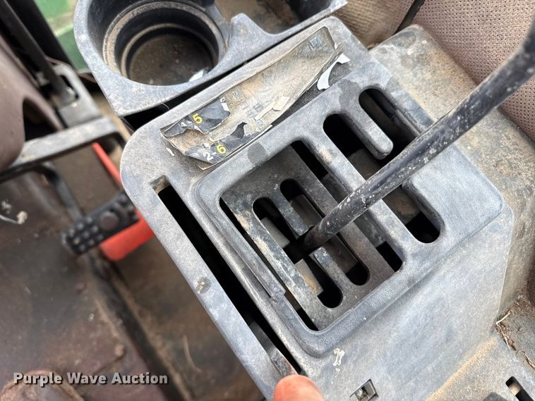 image for item FB6509 John Deere 2350 MFWD tractor
