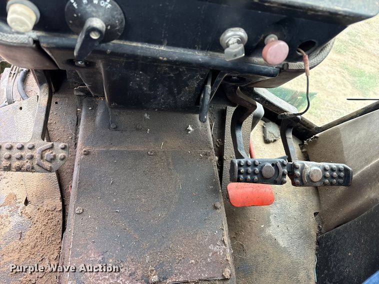 image for item FB6509 John Deere 2350 MFWD tractor