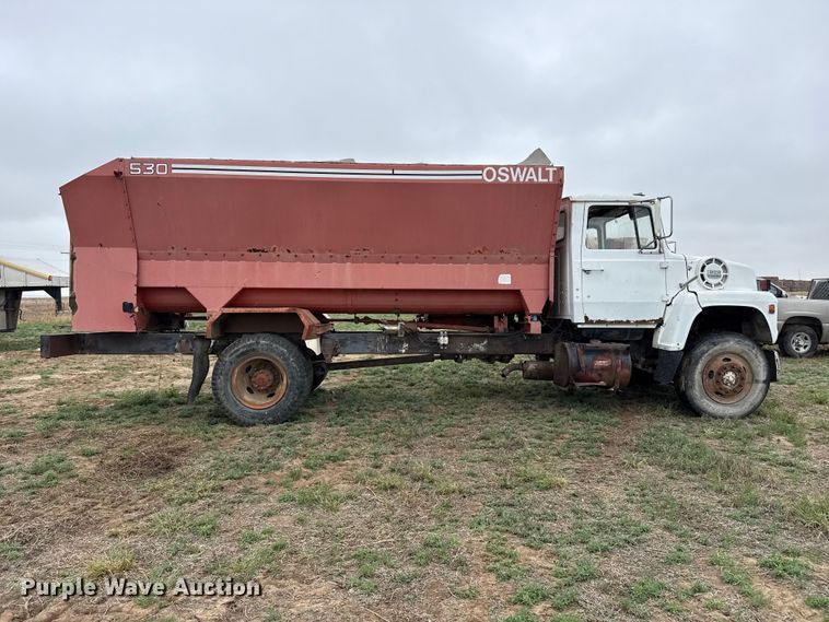 image for item FB6510 1980 Ford feed mixer truck