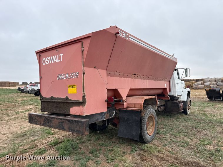 image for item FB6510 1980 Ford feed mixer truck