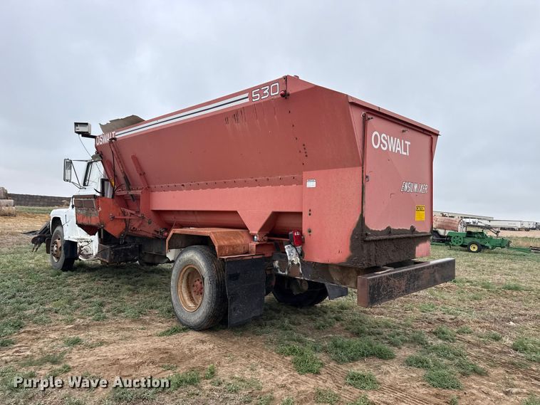 image for item FB6510 1980 Ford feed mixer truck