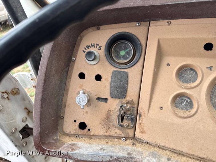 image for item FB6510 1980 Ford feed mixer truck