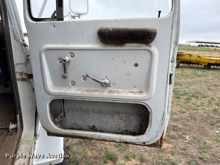 image for item FB6510 1980 Ford feed mixer truck