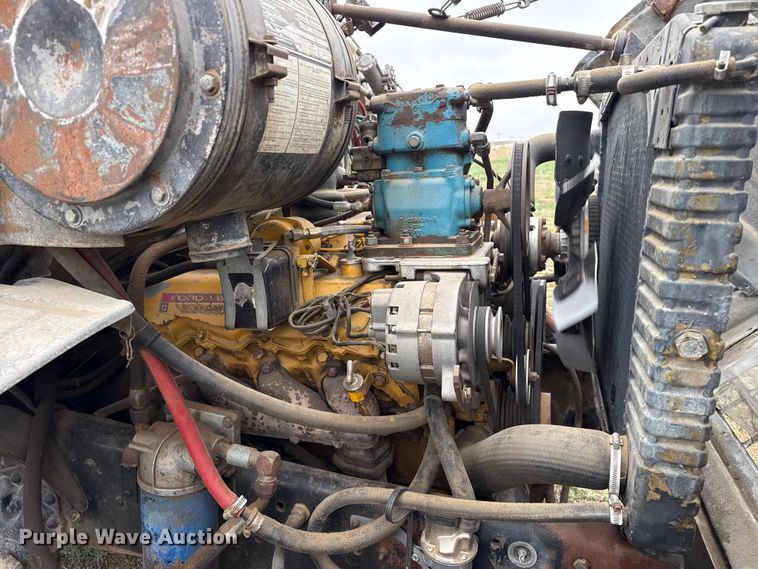 image for item FB6510 1980 Ford feed mixer truck