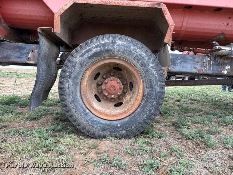 image for item FB6510 1980 Ford feed mixer truck