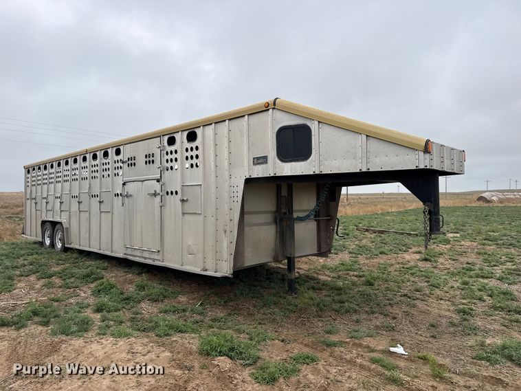 image for item FB6512 1991 Merritt K40X96 livestock trailer