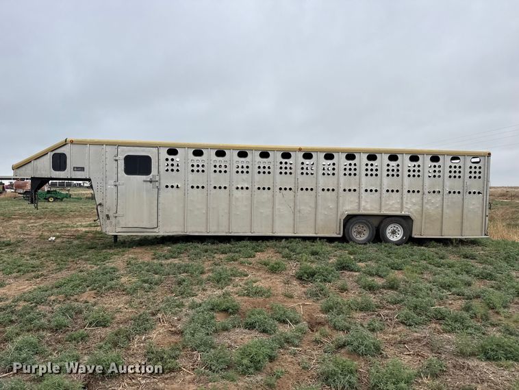 image for item FB6512 1991 Merritt K40X96 livestock trailer