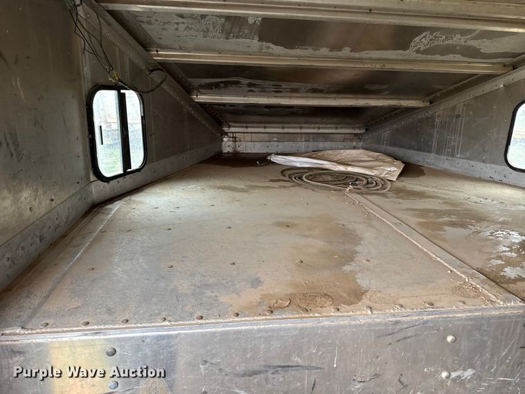 image for item FB6512 1991 Merritt K40X96 livestock trailer
