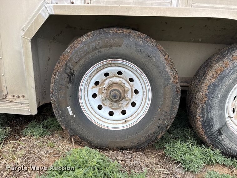 image for item FB6512 1991 Merritt K40X96 livestock trailer