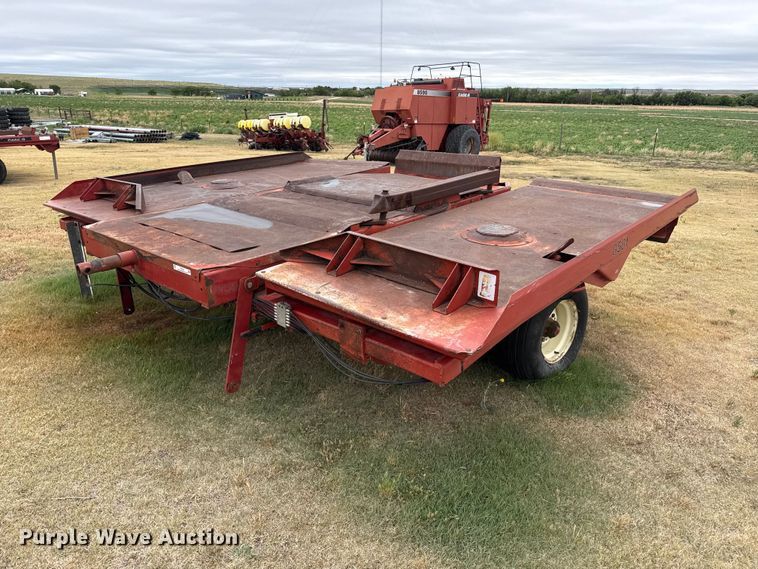 image for item FB6524 Case IH 8581 bale accumulator