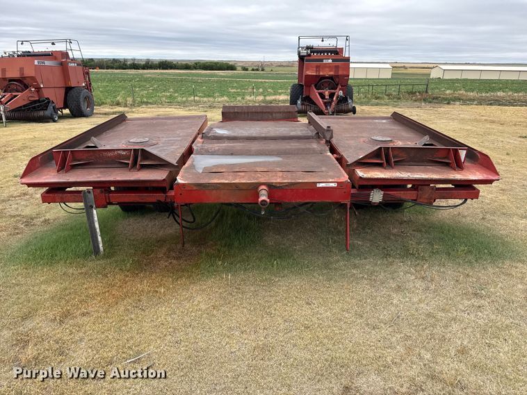image for item FB6524 Case IH 8581 bale accumulator