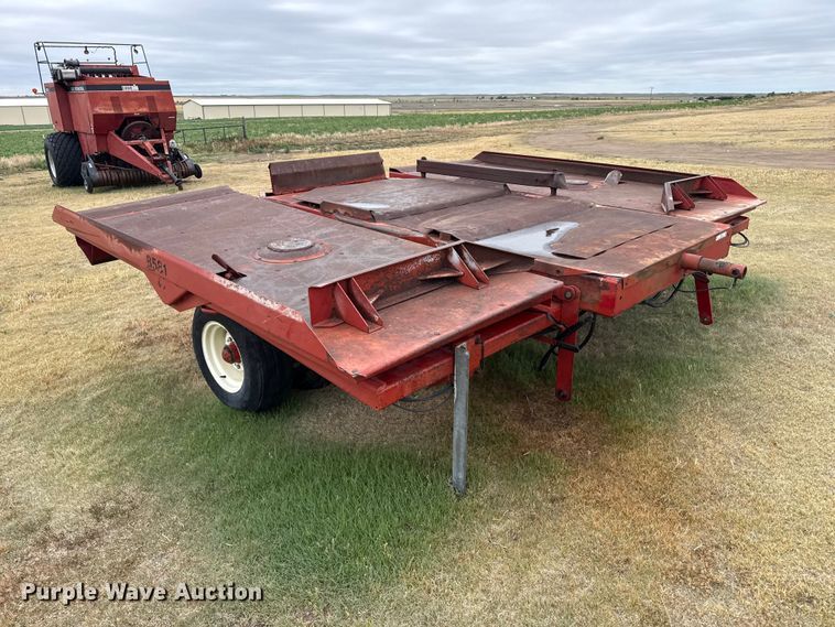 image for item FB6524 Case IH 8581 bale accumulator