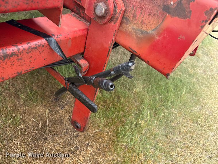 image for item FB6524 Case IH 8581 bale accumulator