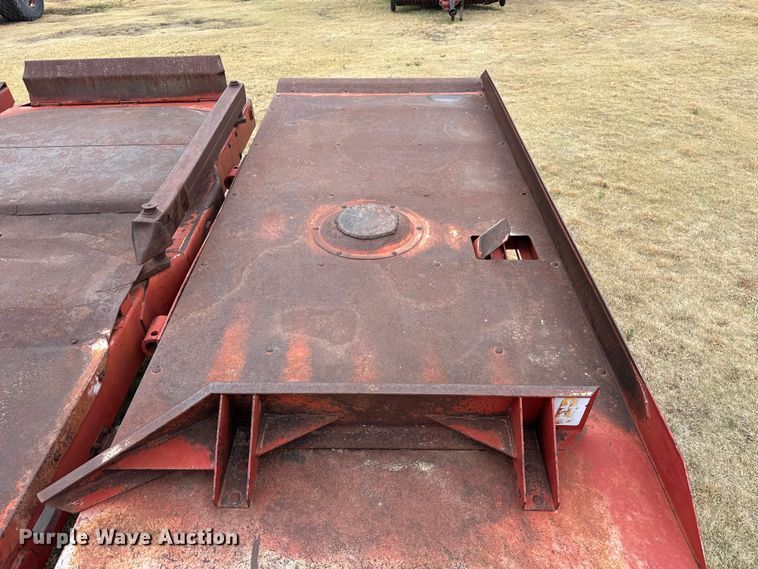 image for item FB6524 Case IH 8581 bale accumulator