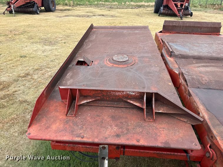 image for item FB6524 Case IH 8581 bale accumulator