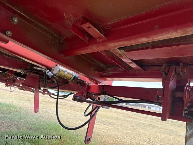 image for item FB6524 Case IH 8581 bale accumulator