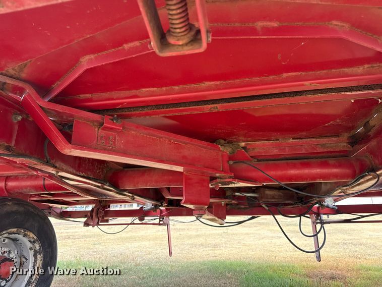 image for item FB6524 Case IH 8581 bale accumulator