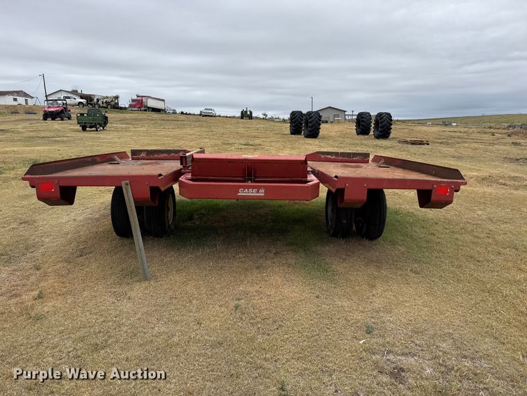 image for item FB6525 Case IH 8582 bale accumulator