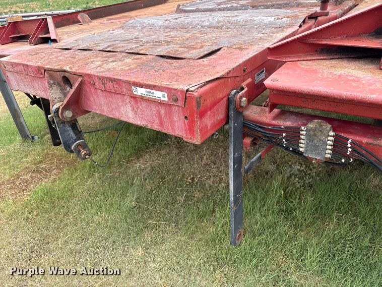 image for item FB6525 Case IH 8582 bale accumulator