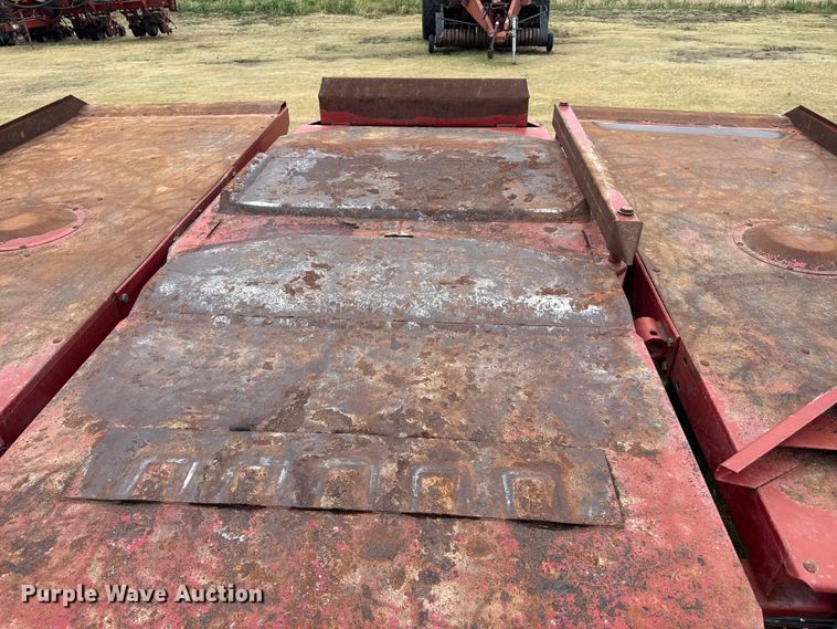 image for item FB6525 Case IH 8582 bale accumulator