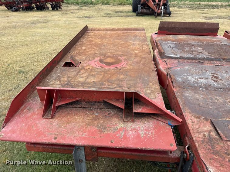 image for item FB6525 Case IH 8582 bale accumulator