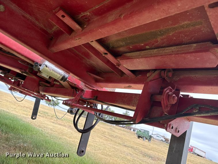 image for item FB6525 Case IH 8582 bale accumulator