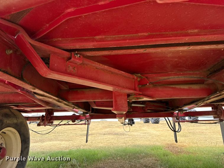 image for item FB6525 Case IH 8582 bale accumulator