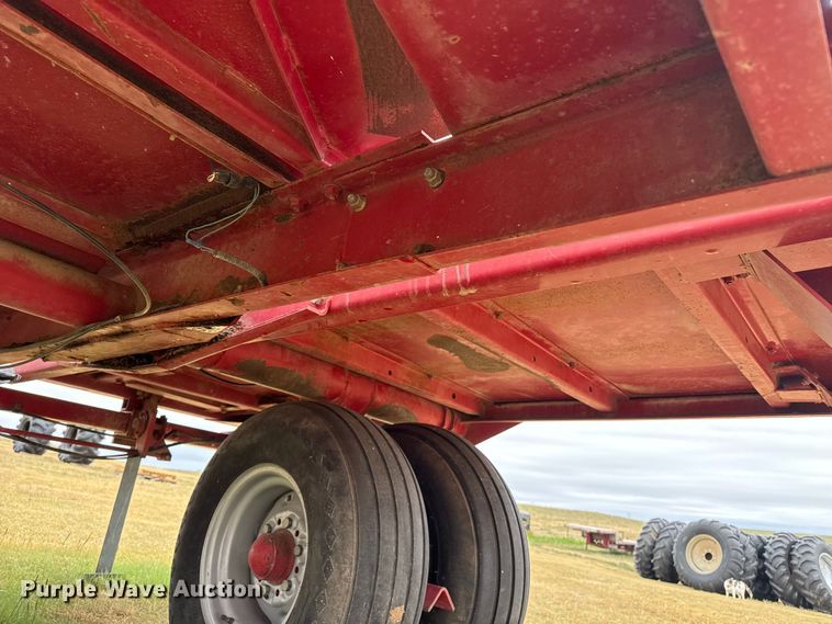 image for item FB6525 Case IH 8582 bale accumulator