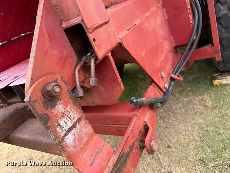 image for item FB6526 1995 Case IH 8580 large square baler