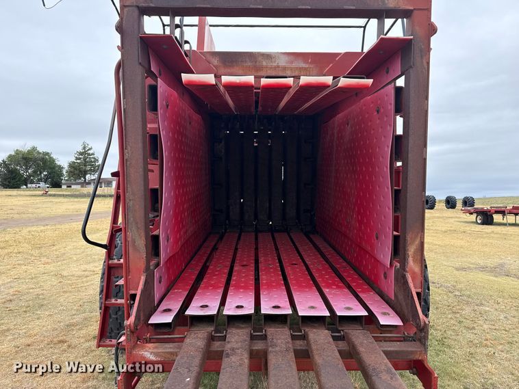 image for item FB6526 1995 Case IH 8580 large square baler