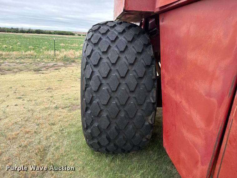 image for item FB6526 1995 Case IH 8580 large square baler