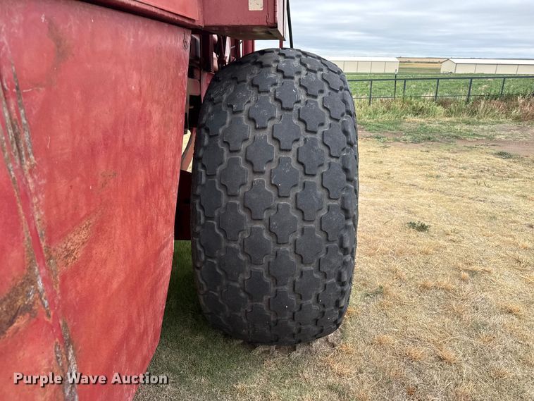 image for item FB6526 1995 Case IH 8580 large square baler