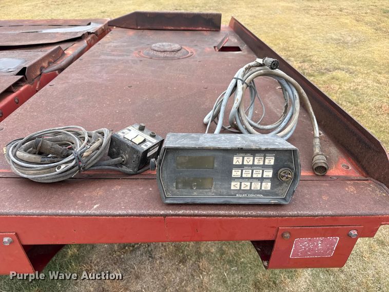 image for item FB6526 1995 Case IH 8580 large square baler