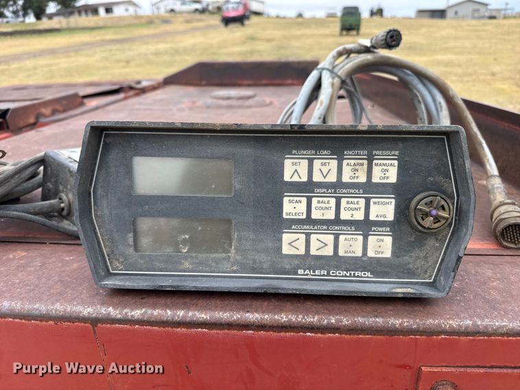 image for item FB6526 1995 Case IH 8580 large square baler